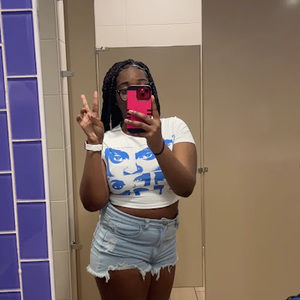 Meet your Posher, Derronda